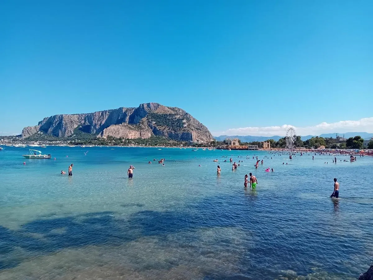 Appartamento La Boutique Sul Mare Mondello Alloggio in famiglia